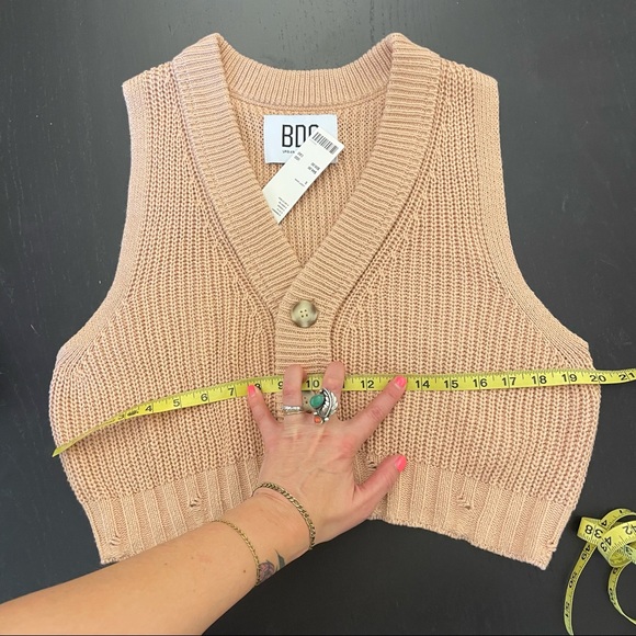 NWT🤩Urban Outfitters Mona Sweater Vest - Picture 8 of 8